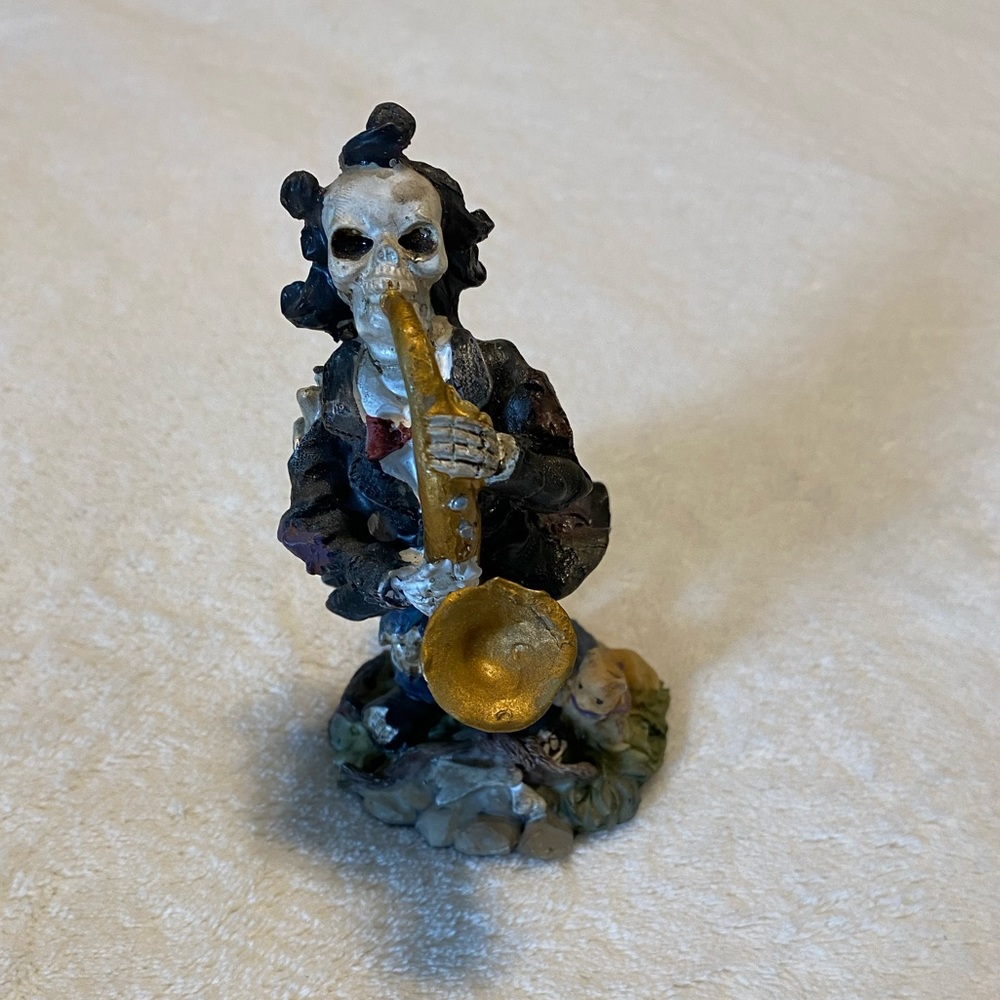 Band of 4 Skeleton Musician Figures - Picture 9 of 13